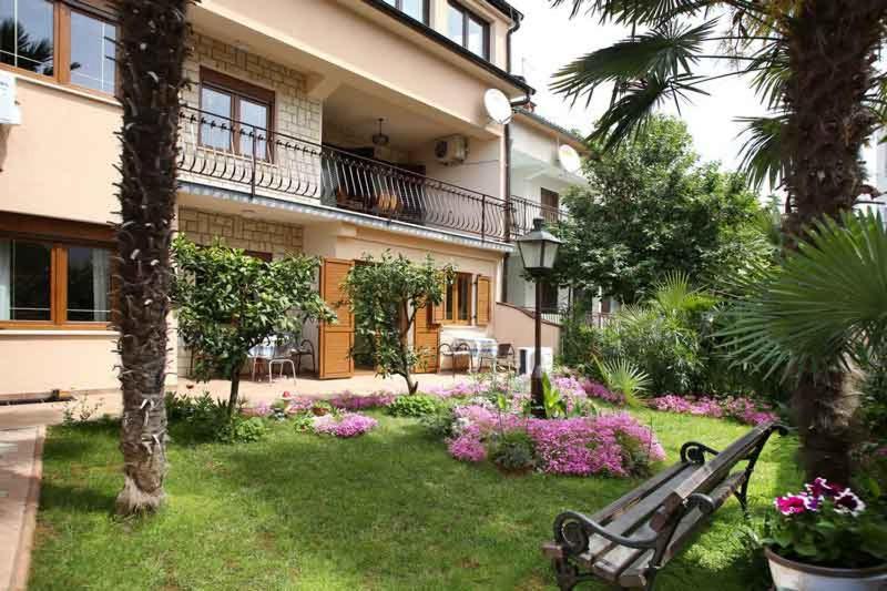רוביני Apartments & Rooms Ivana מראה חיצוני תמונה